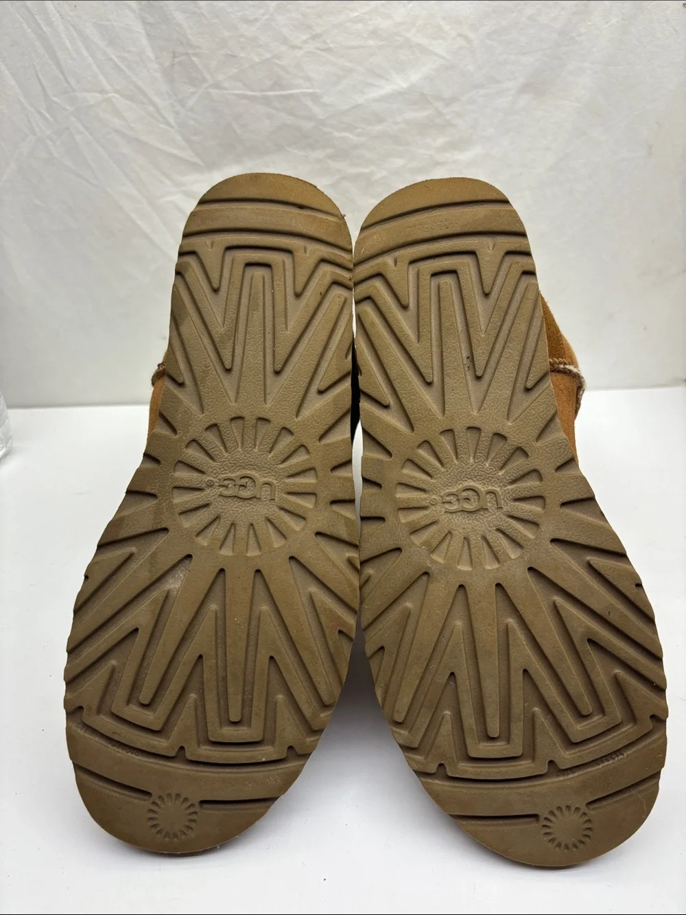 UGG Classic Short Boots, women’s size 8, box 76